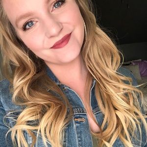 Meet your Posher, Rebekah